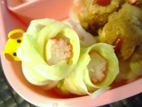 お弁当に♪かにかまキャベツ(レタス)巻き